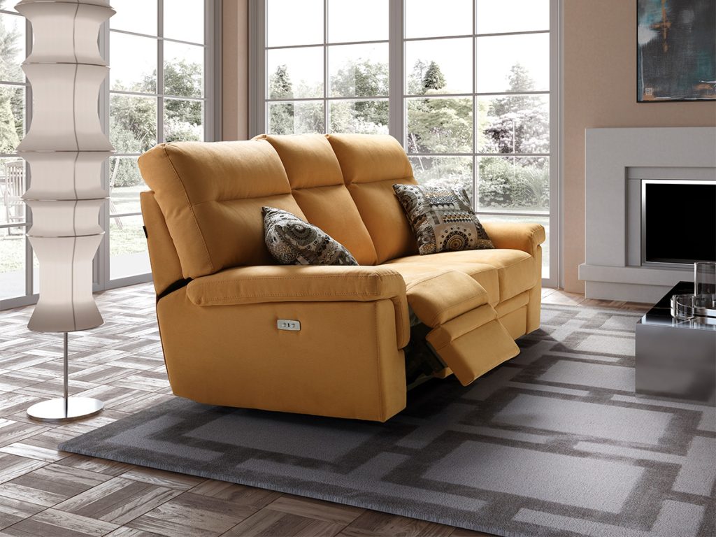 Divano 3 posti con 2 relax colore Senape