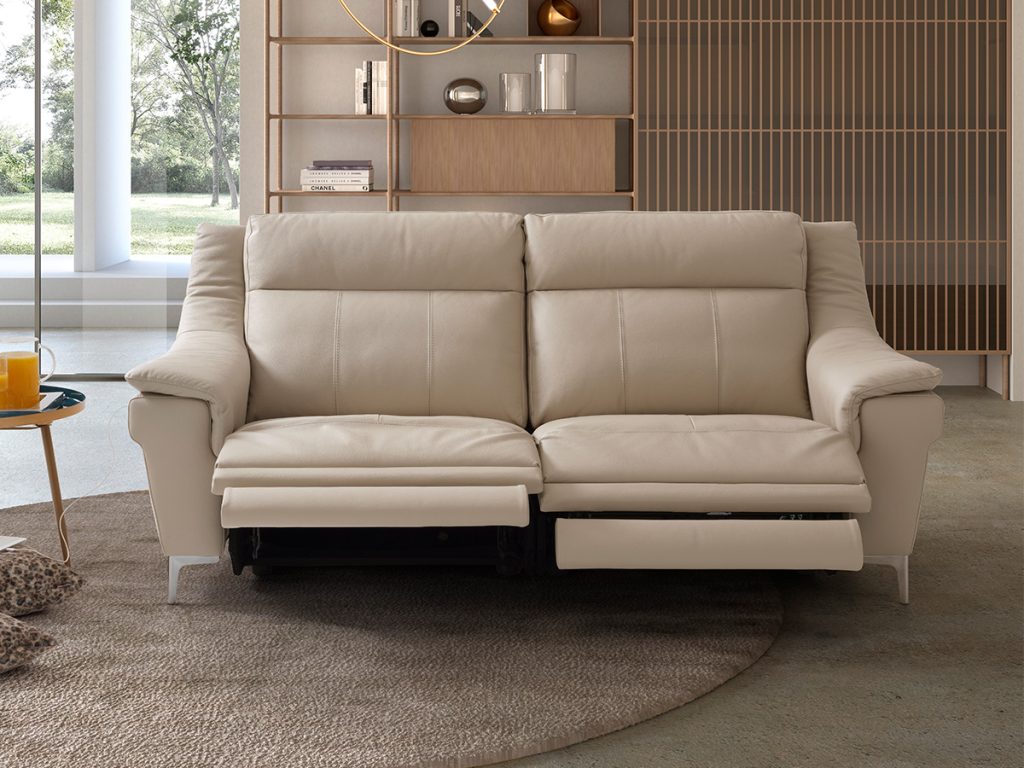 orizon divano con relax elettrici in pelle beige