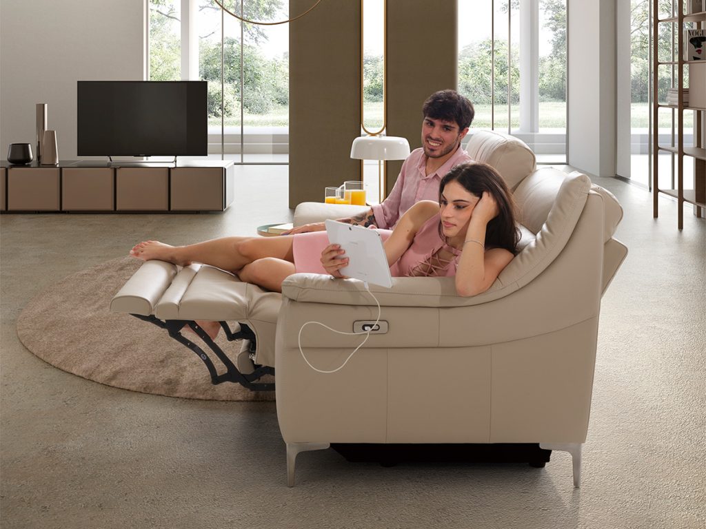 orizon divano con relax elettrici in pelle beige
