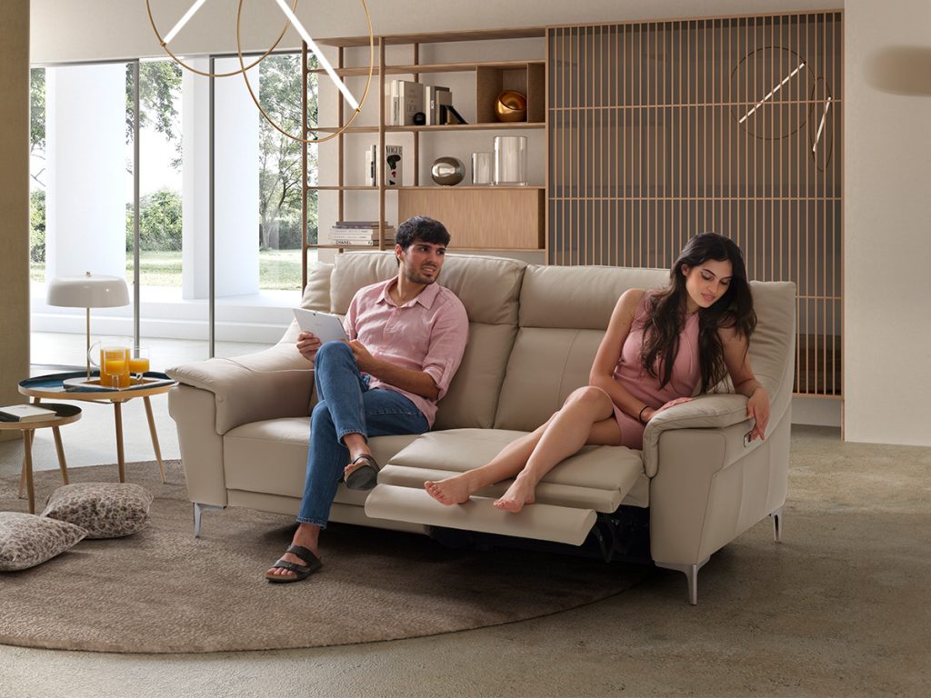 orizon divano con relax elettrici in pelle beige