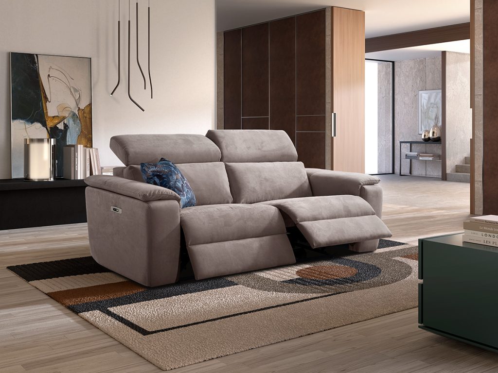 cobalto divano lineare con relax elettrici grigio