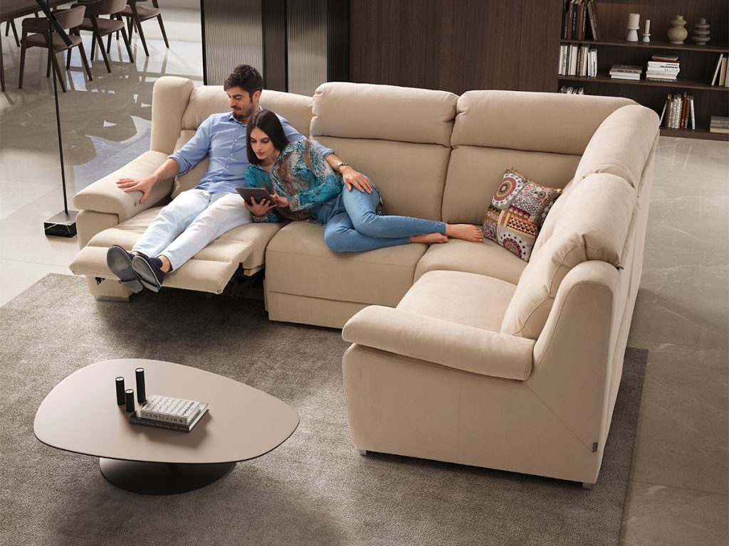 spring divano angolare con relax elettrico beige
