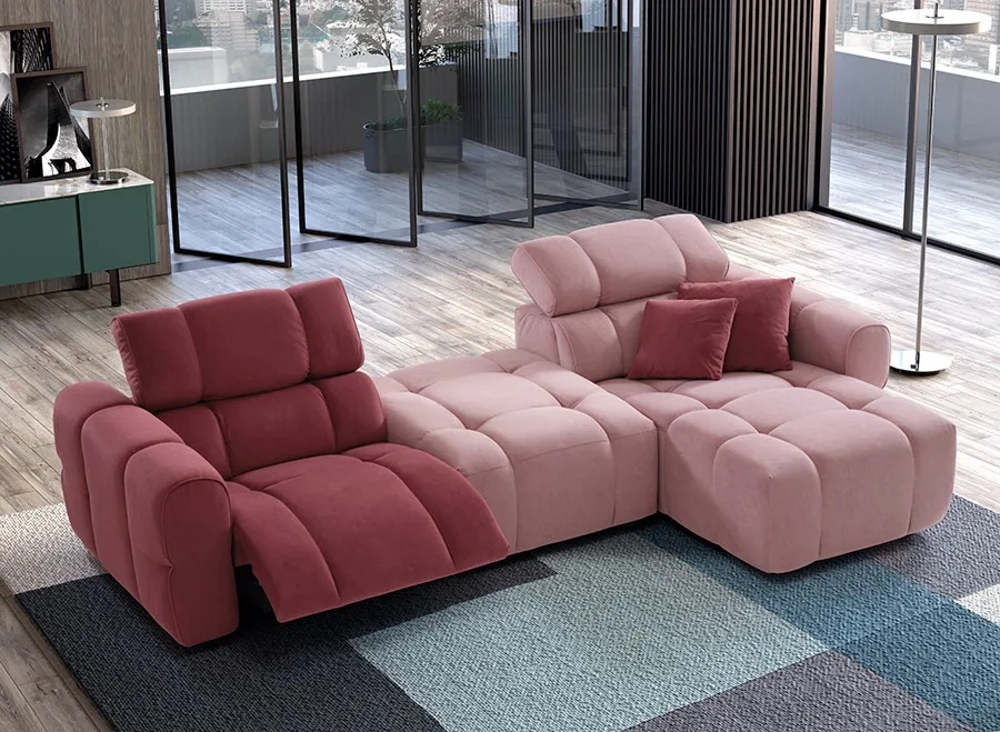Divano angolare con chaise longue e sedute relax, composizione ampia per zona giorno