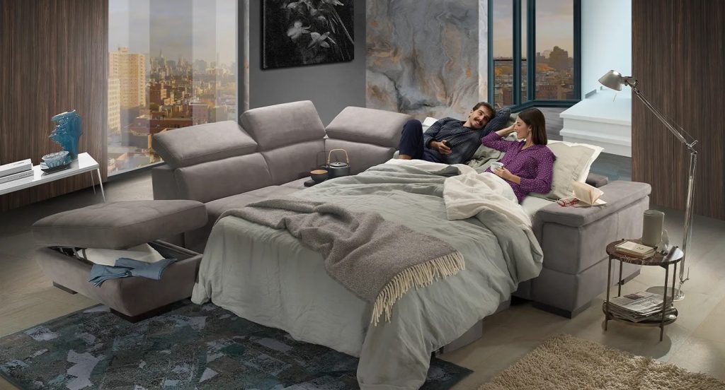 Divano con sistema relax e seduta scorrevole, ideale per zona giorno e comfort quotidiano