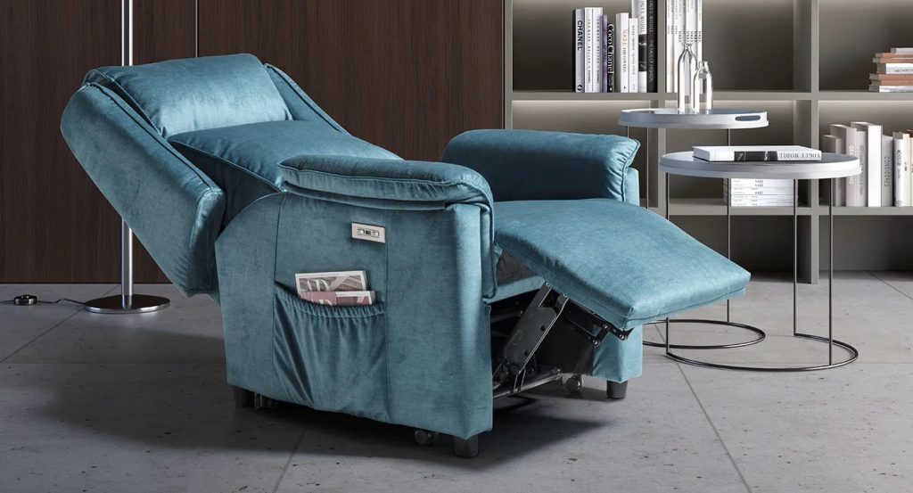 poltrona relax per anziani con supporto ergonomico e seduta confortevole