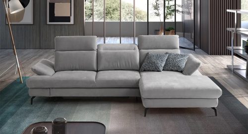 divano grigio moderno con chaise longue in soggiorno contemporaneo, esempio di come appendere i quadri sopra il divano