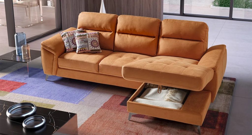 Divano con chaise longue e vano contenitore, imbottitura in poliuretano espanso
Federici Sofà