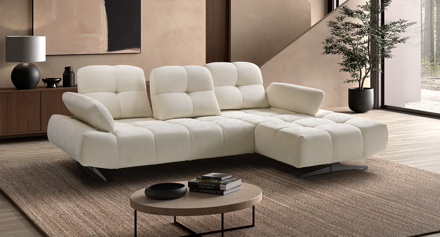 Karisma divano con chaise longue in tessuto antimacchia bianco